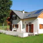 G&icirc;te &agrave; droite de l'habitation principale