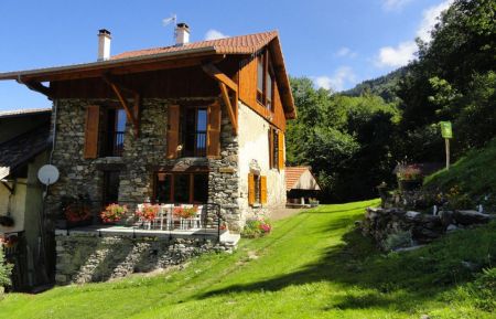 G&icirc;te n&deg;439122 Cr&ecirc;ts en Belledonne - Is&egrave;re - photo