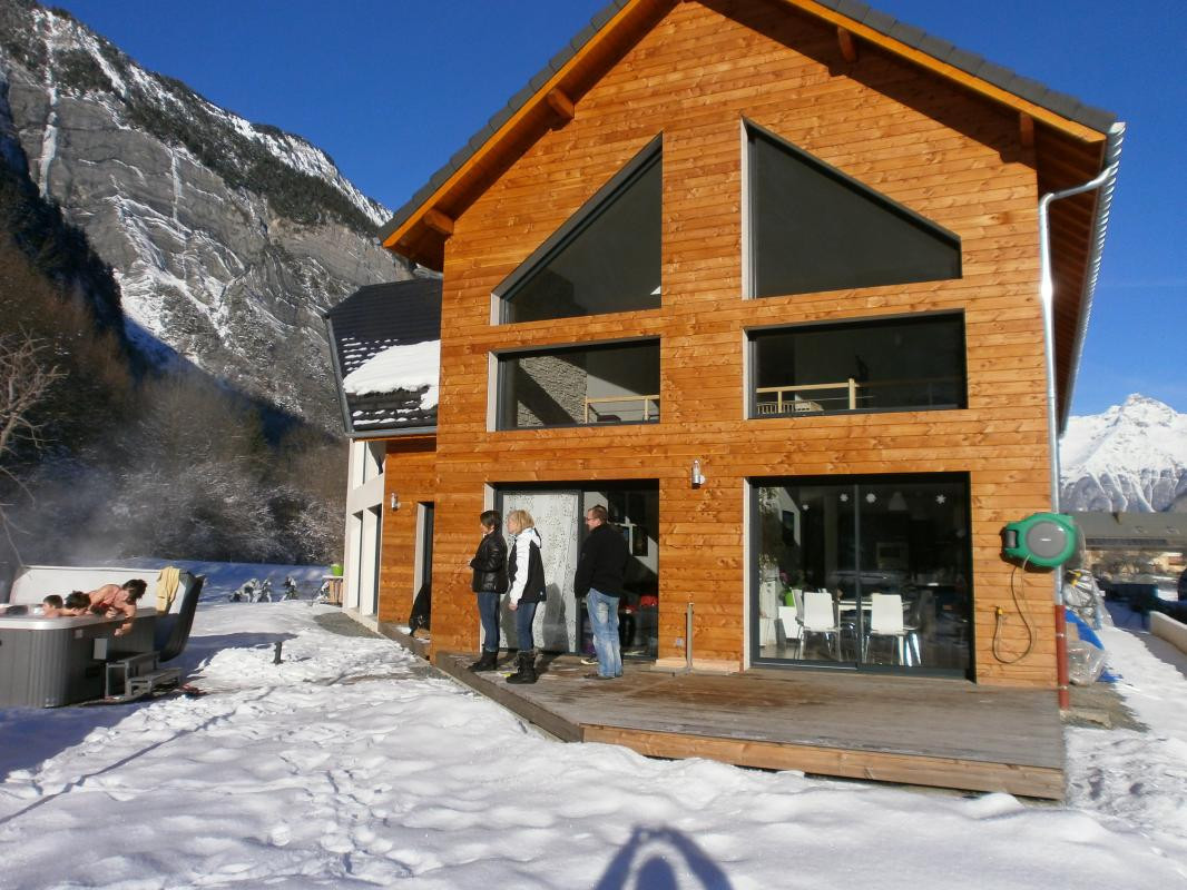 photo 0