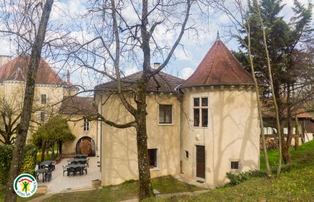 G&icirc;te de groupe n&deg;99026 Chevri&egrave;res - Is&egrave;re - photo