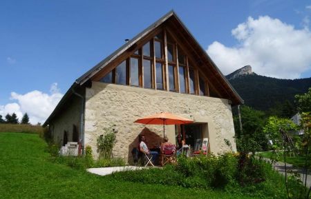 façade sud et terrasse Gîte n°472100 Sarcenas - Isère - façade sud et terrasse