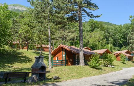 G&icirc;te de groupe n&deg;125999 Ch&acirc;tel-en-Tri&egrave;ves - Is&egrave;re - photo