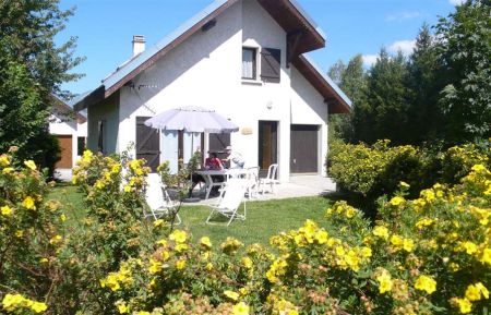 Maison individuelle 8 pers à louer dans un ensemble de plusieurs gites au centre du petit village de Corrençon en Vercors Gîte n°129865 Corrençon-en-Vercors - Isère - Maison individuelle 8 pers à louer dans un ensemble de plusieurs gites au centre du petit village de Corrençon en Vercors