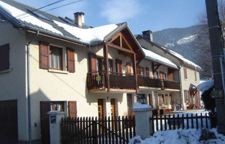 G&icirc;te n&deg;129866 Corren&ccedil;on-en-Vercors - Is&egrave;re - Vue du g&icirc;te de la route
