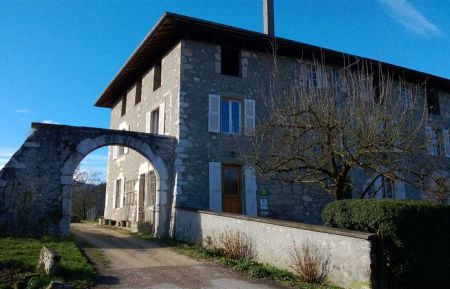 G&icirc;te n&deg;310201 Poli&eacute;nas - Is&egrave;re - vue g&eacute;n&eacute;rale