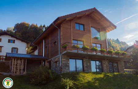 G&icirc;te n&deg;6113 Allevard - Is&egrave;re - photo