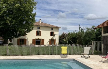 G&icirc;te n&deg;34100 Beaurepaire - Is&egrave;re - photo