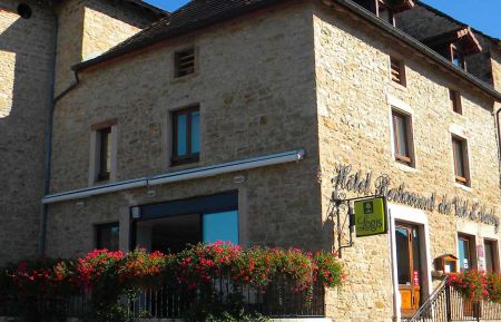 G&icirc;te de groupe n&deg;190025 Hi&egrave;res-sur-Amby - Is&egrave;re - photo