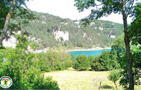 Roulotte(s)241102 Monestier-d'Ambel - Is&egrave;re - acc&egrave;s au lac