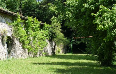 G&icirc;te n&deg;386101 Saint-Geoire-en-Valdaine - Is&egrave;re - photo